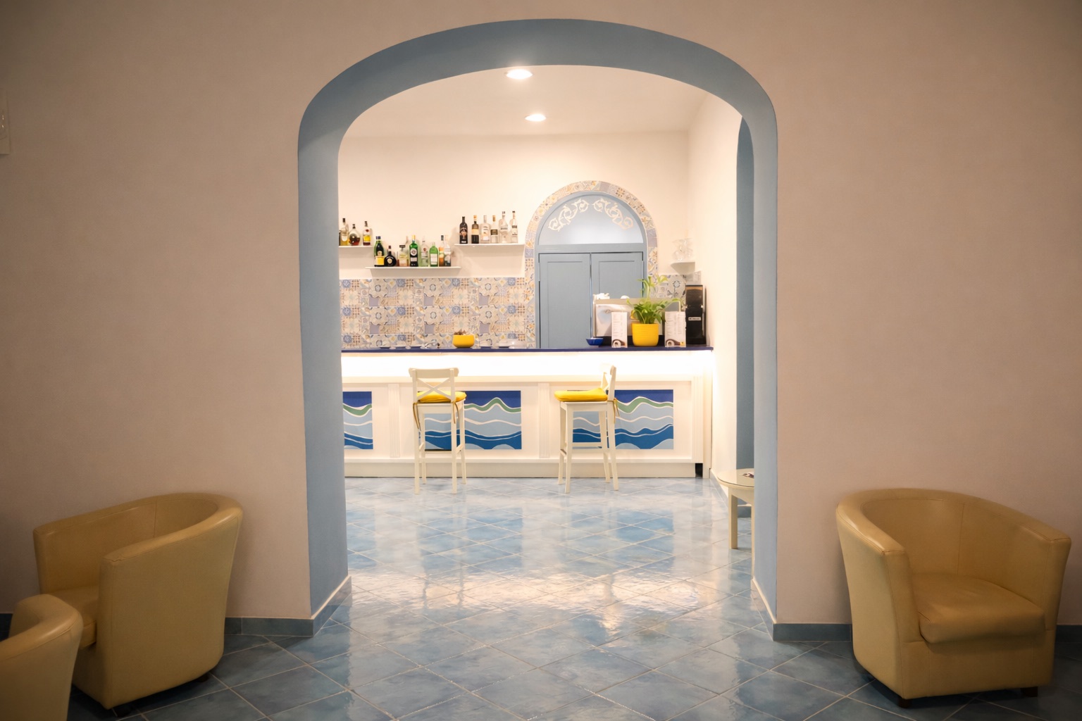 Il nostro bar con ceramiche d'Ischia